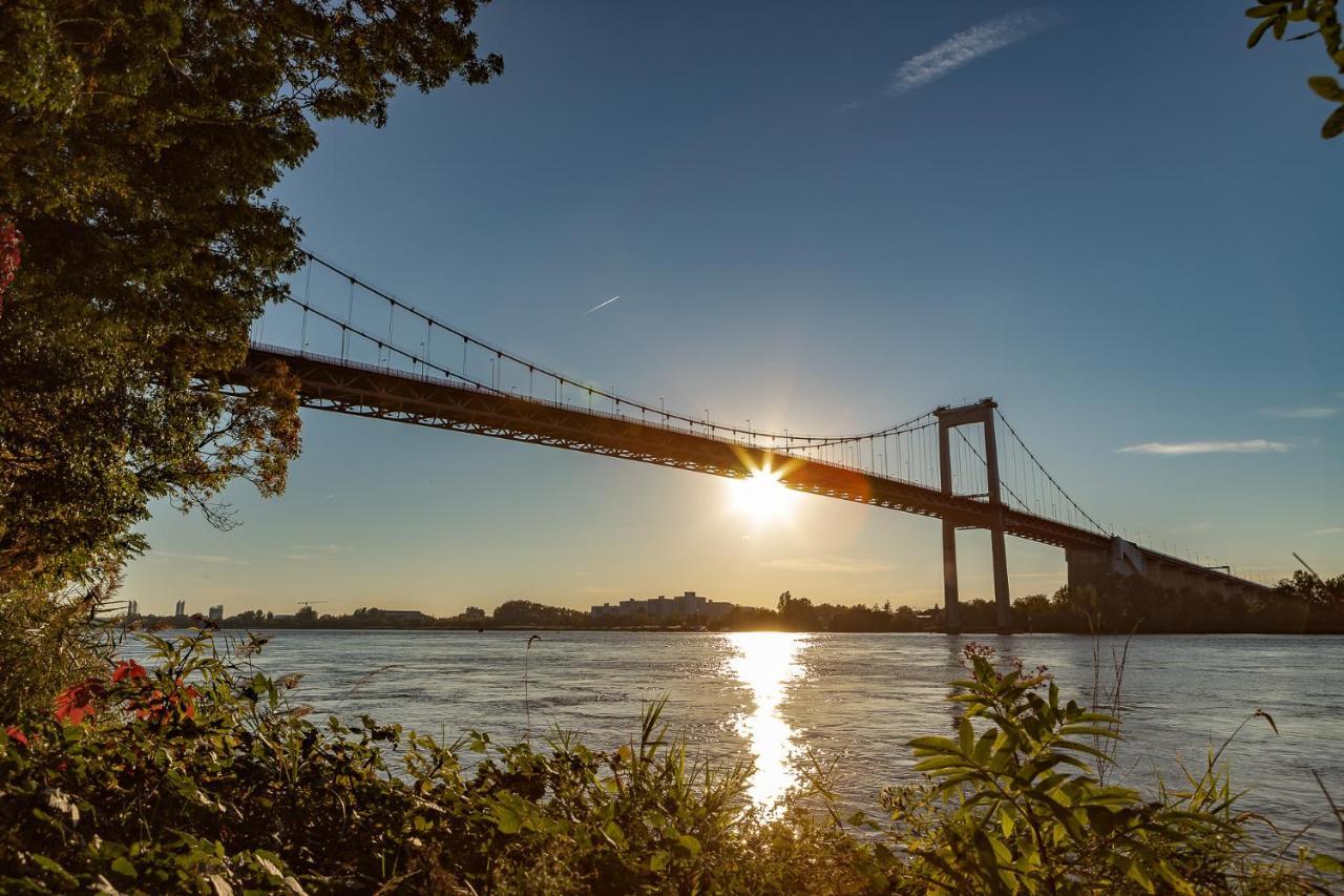 Aux Portes De Bordeaux Le Golden Gate Mindurguest Lormont Luaran gambar